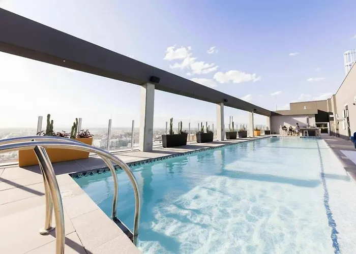 Boulevard Highrise Stu Sky Pool Parking Gym 23 Apartment *